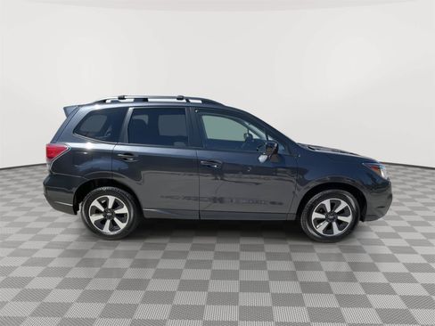Used 2017 Subaru Forester 2.5i Premium AWD/4WD image 16