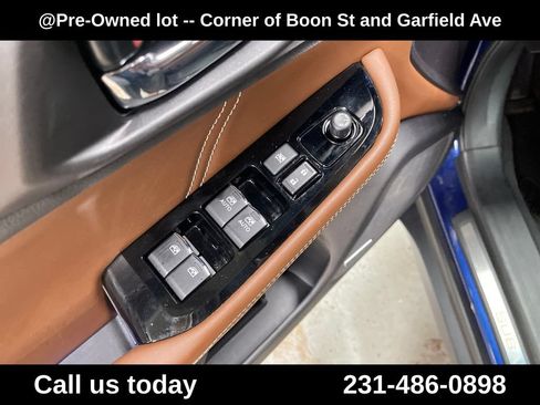 Used 2017 Subaru Outback 3.6R Touring AWD/4WD image 16