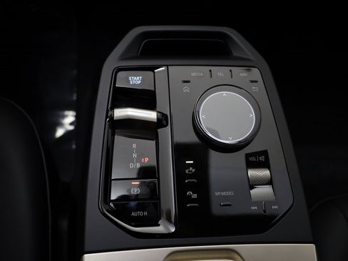 New 2026 BMW iX xDrive45 w/ Climate Comfort Package image 13