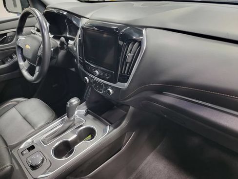 Used 2019 Chevrolet Traverse RS FWD image 17