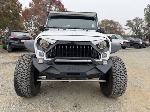 Used 2018 Jeep Wrangler Unlimited Sport S image 8