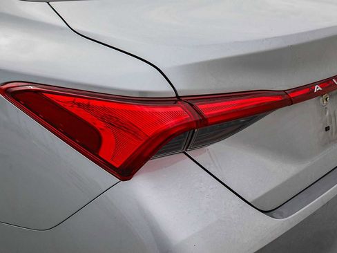 Certified 2020 Toyota Avalon Limited image 12
