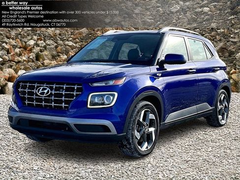 Used 2023 Hyundai Venue Limited w/ Cargo Package image 1