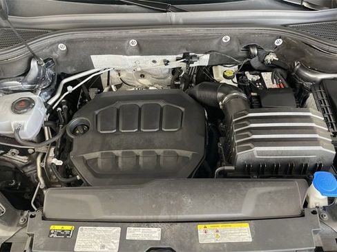 Used 2024 Volkswagen Atlas Cross Sport SE image 50