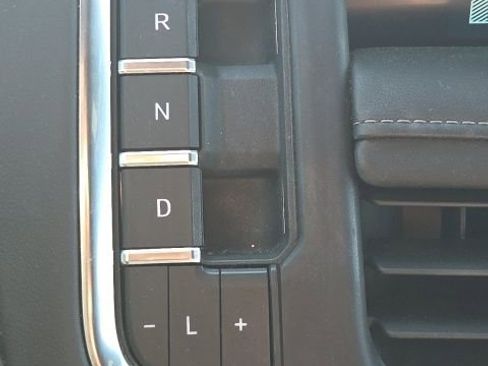 Used 2022 Chevrolet Tahoe Z71 w/ Z71 Off-Road Package image 36