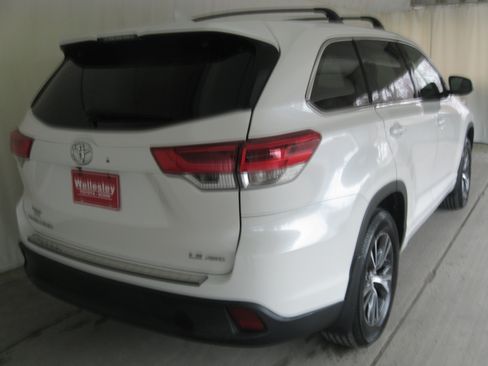 Used 2018 Toyota Highlander Plus image 6