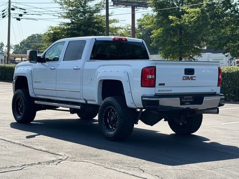 Used 2016 GMC Sierra 2500 SLT w/ Duramax Plus Package AWD/4WD image 8