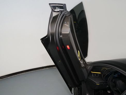 Used 2019 Lamborghini Aventador SVJ AWD/4WD image 18