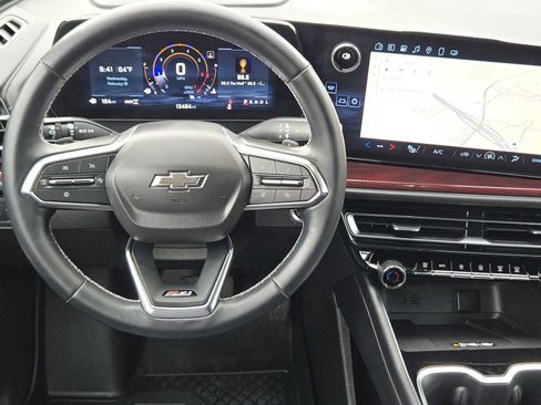 Certified 2025 Chevrolet Traverse Z71 w/ Driver Confidence Package image 25