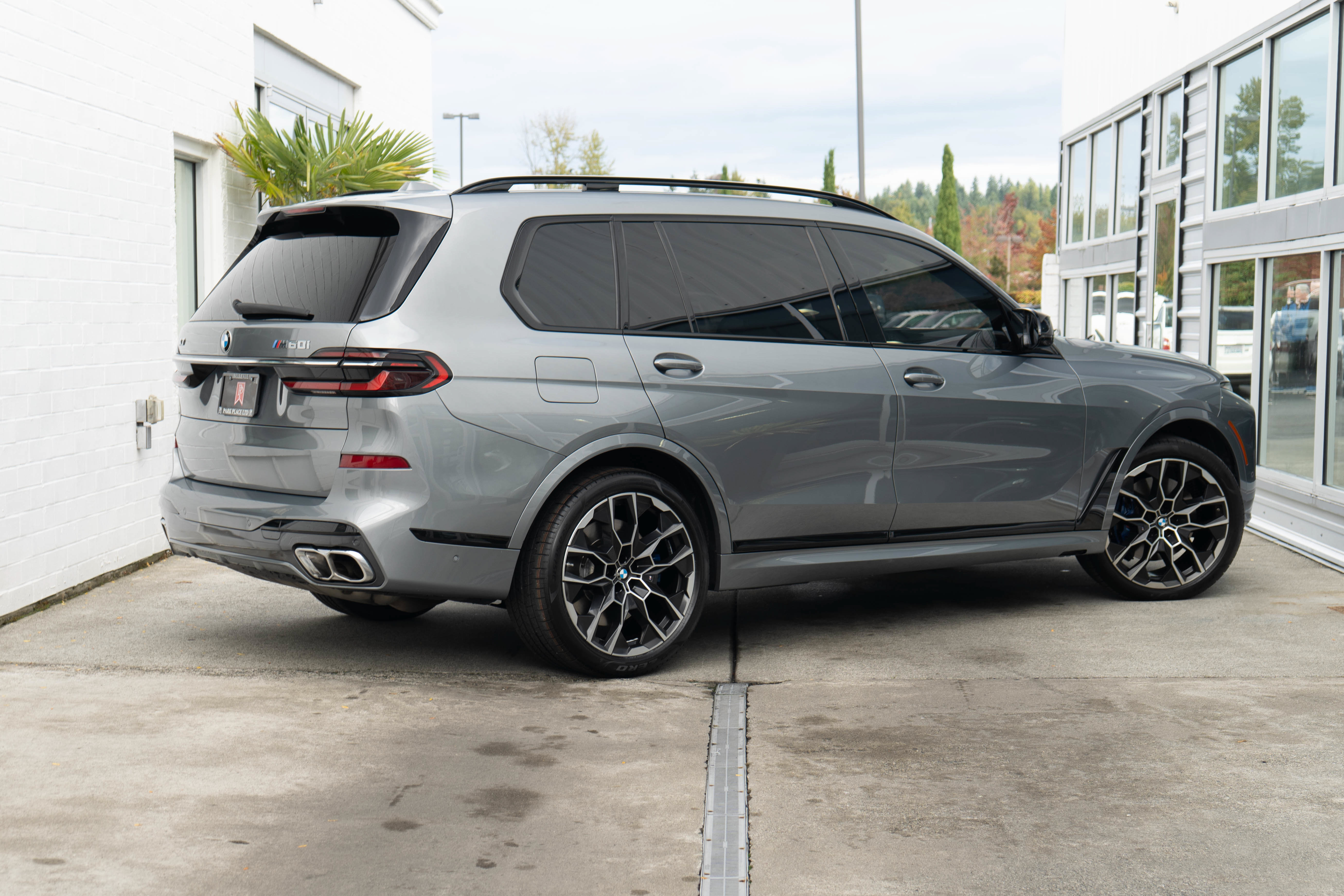 Used 2023 BMW X7 M60i AWD/4WD image 8