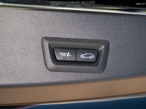 Used 2022 Rolls-Royce Cullinan AWD/4WD image 17