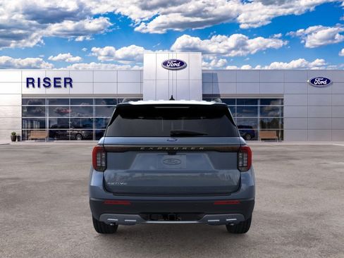 New 2026 Ford Explorer Active w/ Active Comfort Package RWD image 5