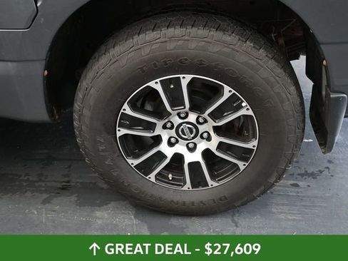 Used 2021 Nissan Titan SV w/ SV Convenience Package image 17