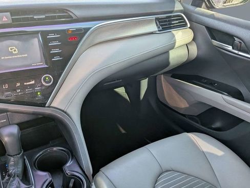 Used 2018 Toyota Camry SE FWD image 15