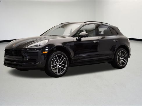 Used 2025 Porsche Macan image 1