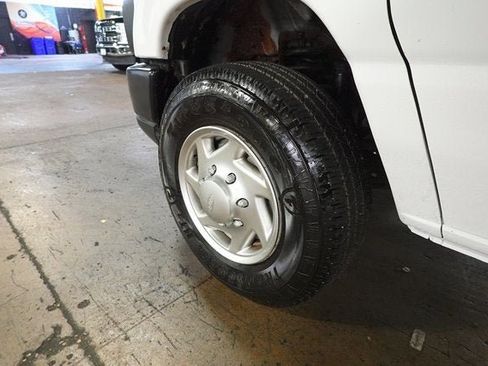 Used 2010 Ford E-350 and Econoline 350 Super Duty image 20