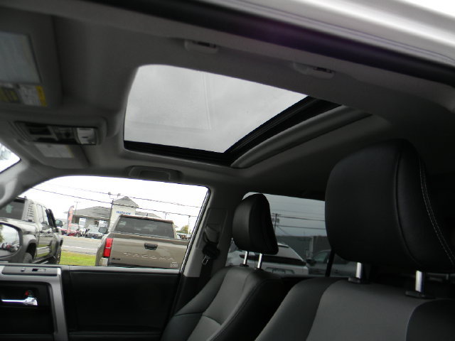 Used 2023 Toyota 4Runner SR5 Premium w/ Moonroof Package AWD/4WD image 20