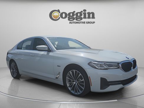 Used 2023 BMW 530e w/ Convenience Package RWD image 7
