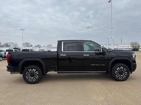 Used 2024 GMC Sierra 2500 Denali Ultimate AWD/4WD image 2
