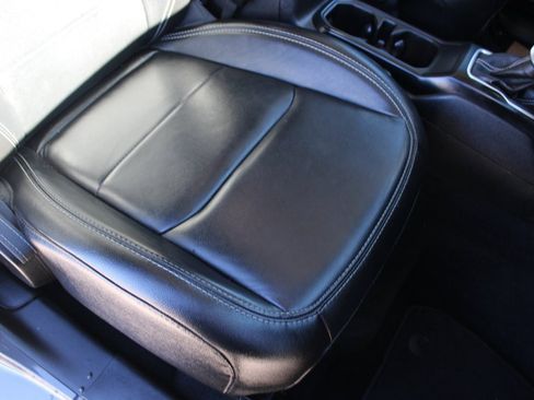 Used 2023 Jeep Wrangler Unlimited Sahara image 28