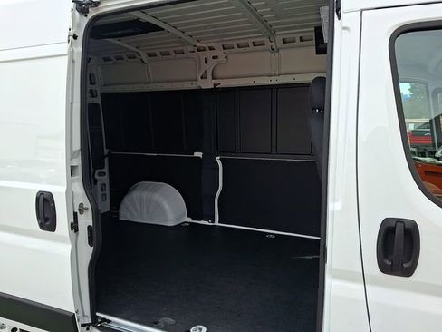 Used 2024 RAM ProMaster 2500 w/ Safety Group FWD image 25