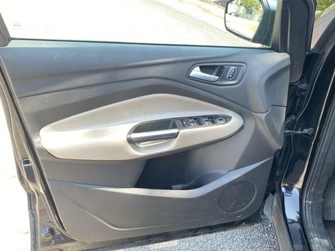 Used 2019 Ford Escape SEL AWD/4WD image 16