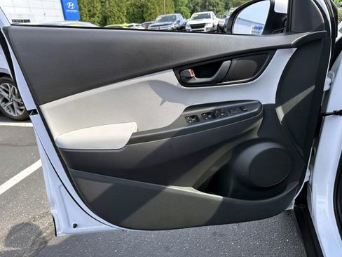 Used 2023 Hyundai Kona SE AWD/4WD image 8