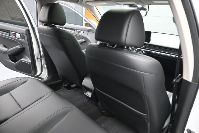 Used 2022 Honda Civic Touring image 10