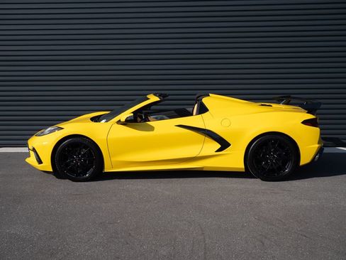 Used 2025 Chevrolet Corvette Stingray Premium Conv w/ 3LT image 2