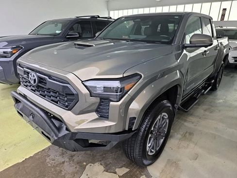 Used 2024 Toyota Tacoma TRD Sport w/ TRD Sport Premium Package AWD/4WD image 3