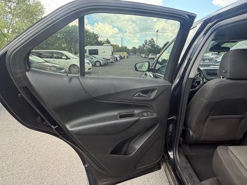 Used 2020 Chevrolet Equinox LT AWD/4WD image 16