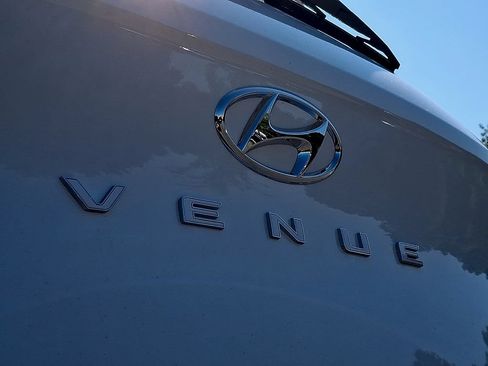 New 2026 Hyundai Venue SEL FWD image 19