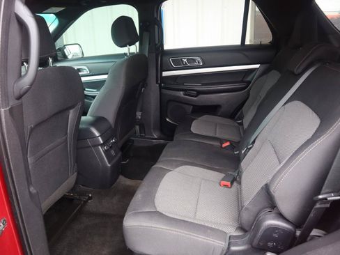 Used 2017 Ford Explorer XLT w/ Equipment Group 201A AWD/4WD image 54
