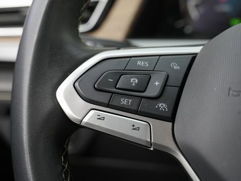 Used 2024 Volkswagen Atlas SE image 47