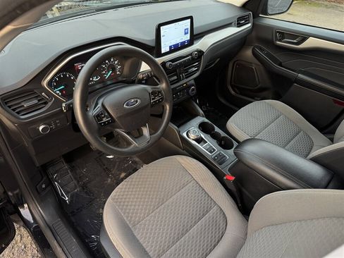 Used 2022 Ford Escape SE AWD/4WD image 2