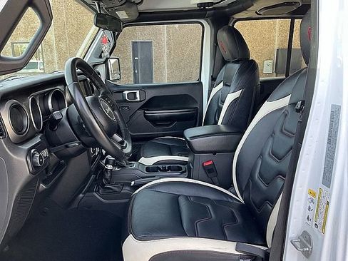 Used 2018 Jeep Wrangler Unlimited Sport S image 17