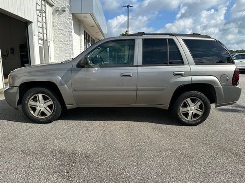 Used 2007 Chevrolet TrailBlazer LT w/ LT Preferred Equipment Group AWD/4WD image 2