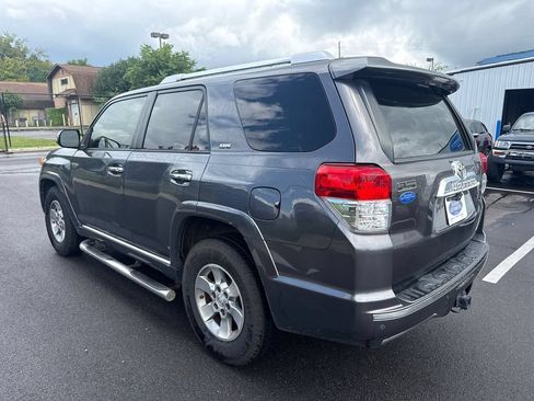Used 2013 Toyota 4Runner SR5 w/ Convenience Pkg RWD image 2