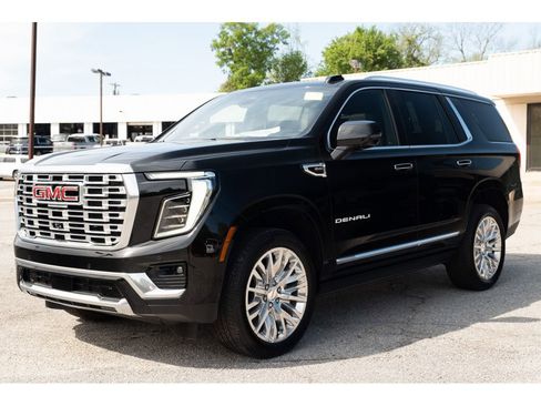 New 2026 GMC Yukon Denali w/ Sun & Power Step Package image 4
