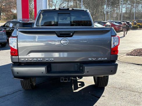 Used 2024 Nissan Titan SV w/ SV Convenience Package image 7
