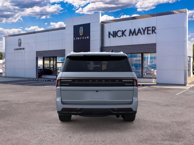New 2026 Lincoln Navigator Premiere AWD/4WD image 5