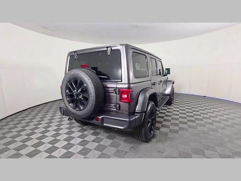 Used 2025 Jeep Wrangler Unlimited Sahara AWD/4WD image 42