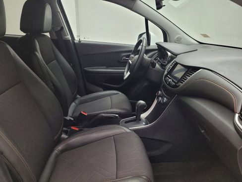 Used 2022 Chevrolet Trax LT w/ Driver Confidence Package AWD/4WD image 21