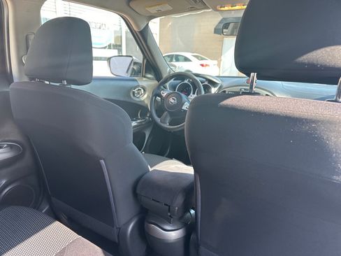 Used 2016 Nissan Juke S FWD image 12