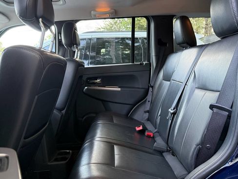 Used 2012 Jeep Liberty Limited Jet w/ Comfort/Convenience Group AWD/4WD image 12