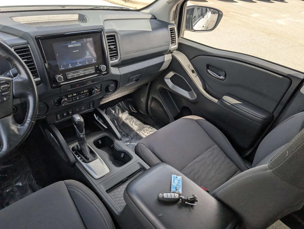 Used 2023 Nissan Frontier SV w/ SV Convenience Package RWD image 17
