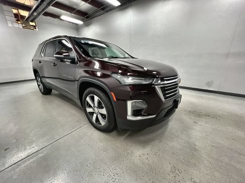 Certified 2023 Chevrolet Traverse LT w/ LT Premium Package AWD/4WD image 2