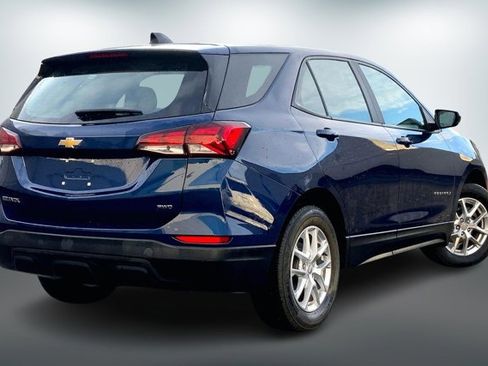 Used 2022 Chevrolet Equinox LS image 13