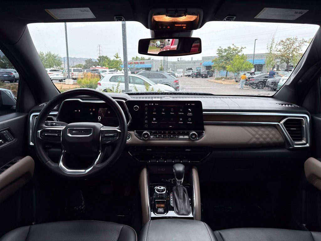 Used 2023 GMC Canyon Denali w/ Denali Black Edition AWD/4WD image 12