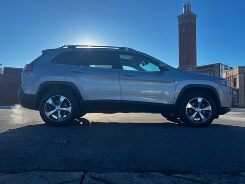 Certified 2019 Jeep Cherokee Limited image 5